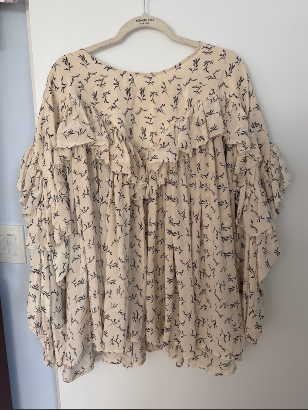 Mes Demoiselles Silk Cream/Beige Floral Ruffle Peasant Blouse Like New